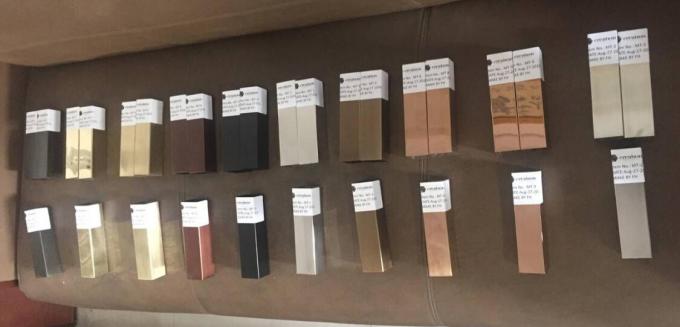 Ο ξύλινος χαλκός Γ τραπεζάκι σαλονιού καθιστικών του ISO διαμόρφωσε το δευτερεύοντα επιτραπέζιο δρύινο καπλαμά 0